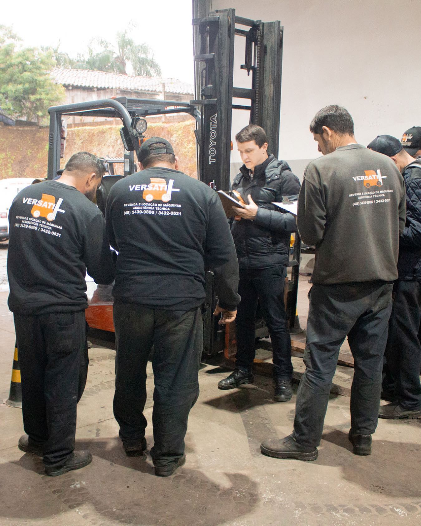 Entrega de empilhadeira para cliente